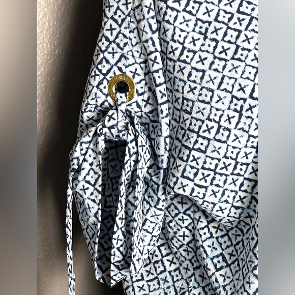 Michael Kors Women’s Top Blouse Blue & White Short Sleeve Size S Ruffle - Picture 3 of 11